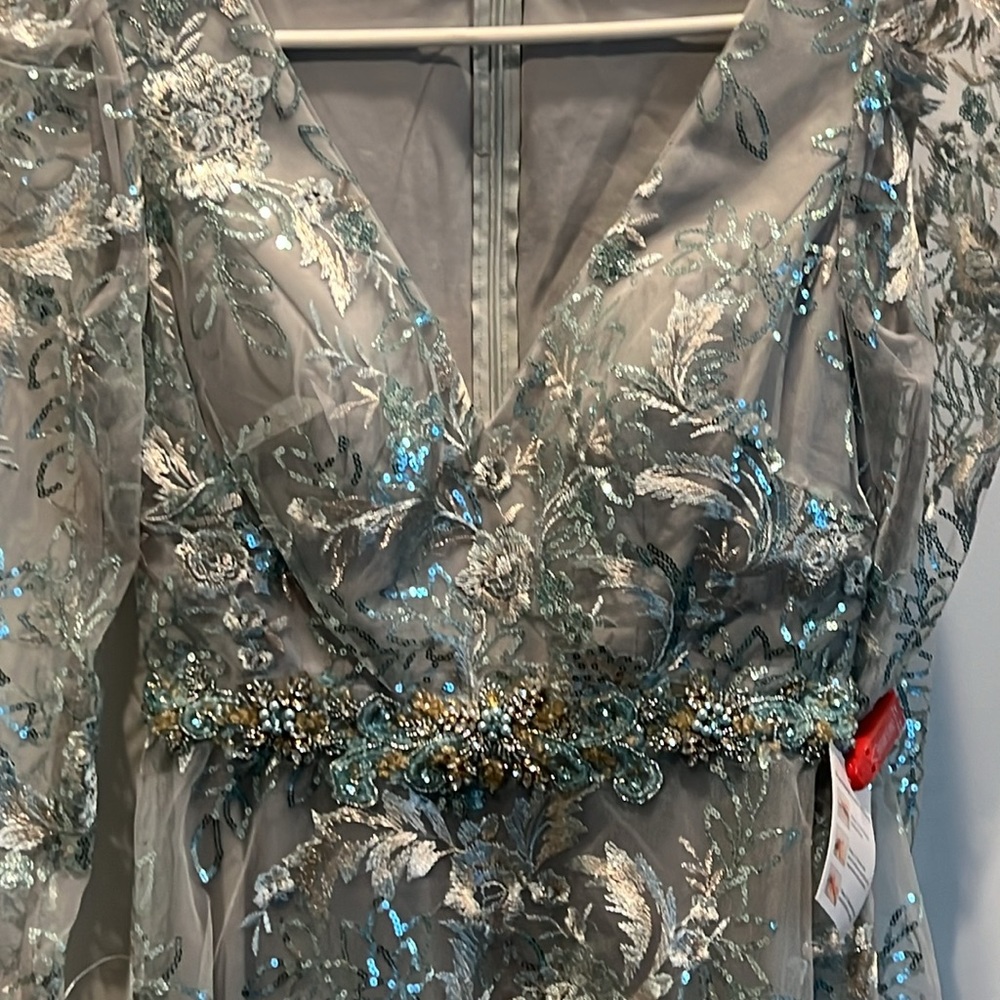 Stunning! 🤩 Macduggal Sz 0 embellished illusion long sleeve A line dress NWT - Picture 3 of 10